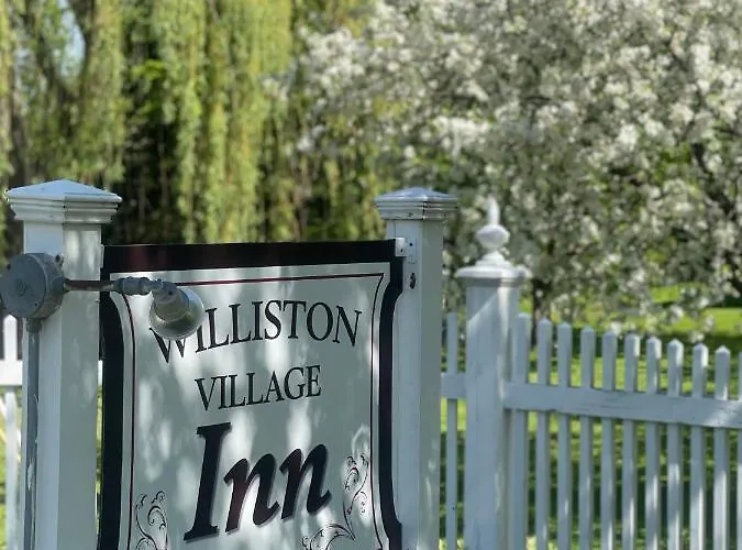 Williston Village Inn