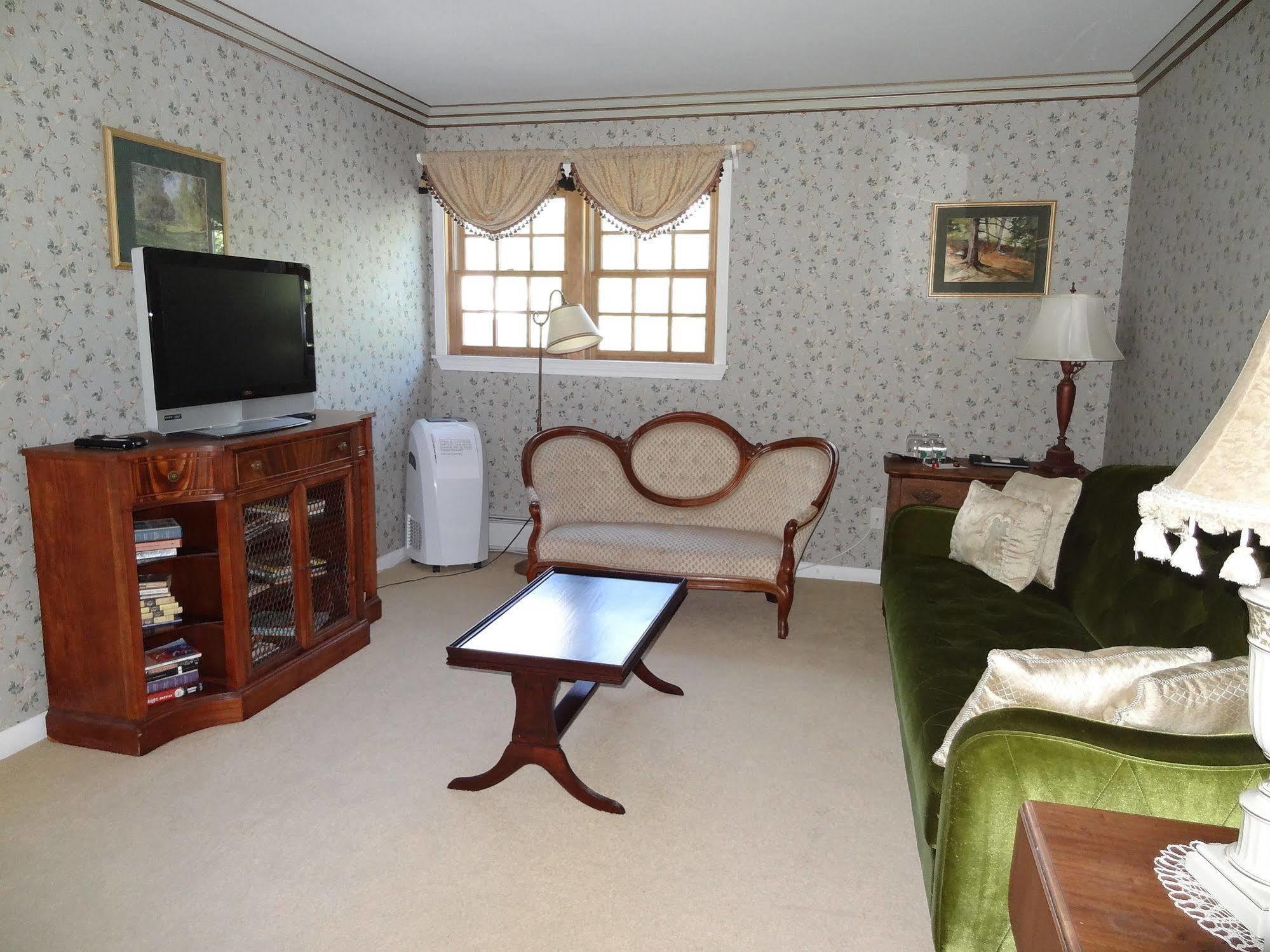 Williston Village 3*