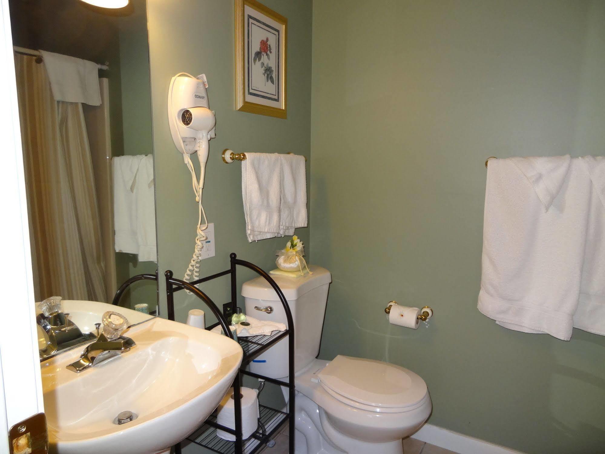 Williston Village 3*